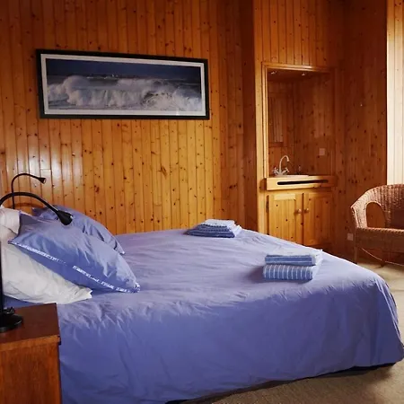 Le Huic Maison De Marin Lambrissee *
